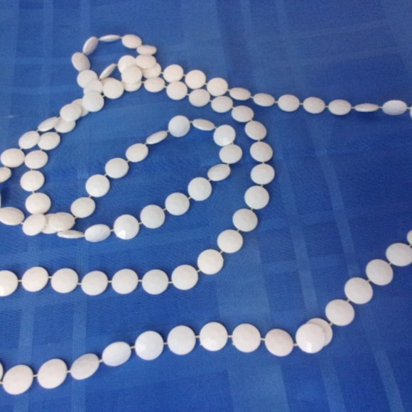 Vintage White Plastic Molded Disc Bead Necklace Set of 3 - Picture 3 of 5